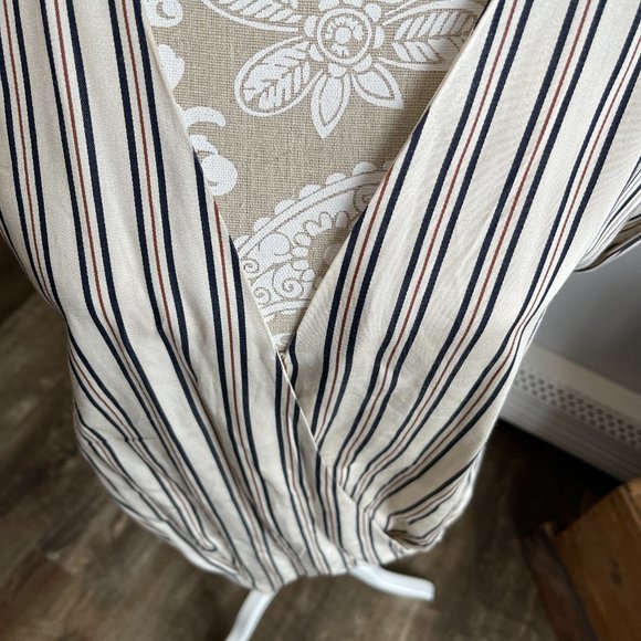 URBAN affair women’s pinstriped top size 1X. - Picture 6 of 7